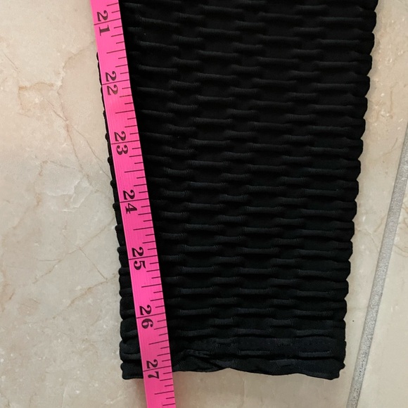 Black Textured Leggings with Scrunch Butt - Picture 6 of 10